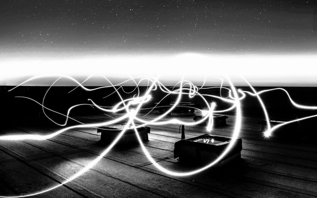 Strom ohne Kabel: Was 2026 technisch möglich ist und wie die Übertragung funktioniert